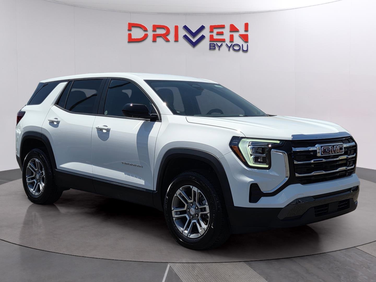 Used 2026 Summit White GMC FWD Elevation image 7