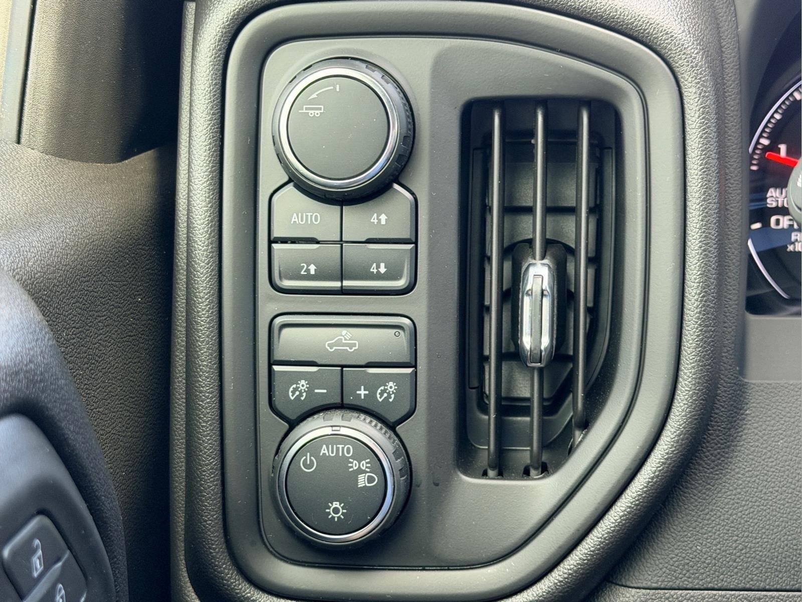 2024 Chevrolet Silverado 1500 Custom - Photo 8