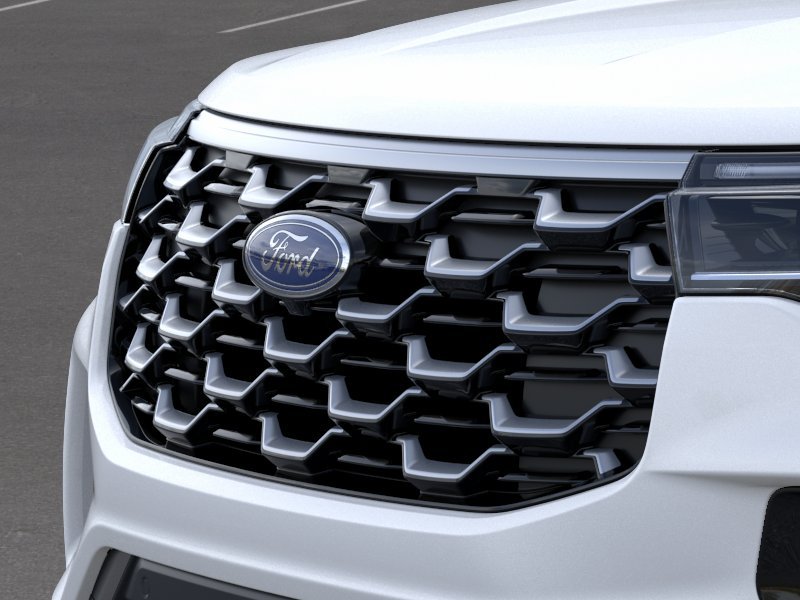 New 2026 Star White Metallic Tri-Coat Ford Platinum™ image 17