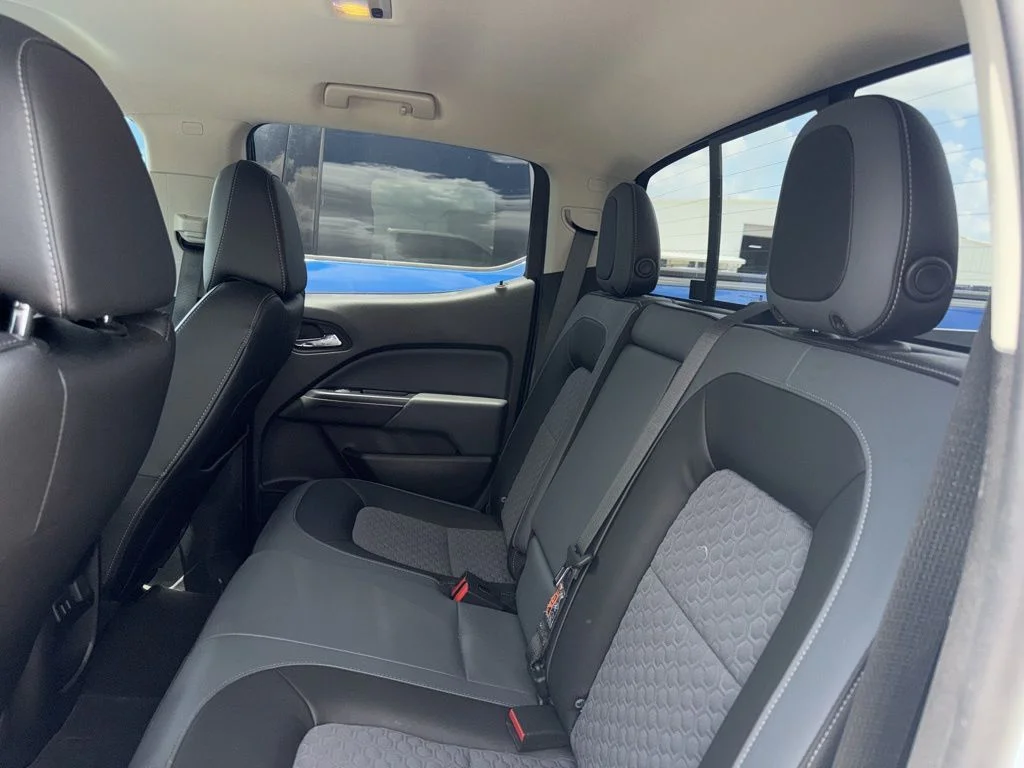 Used 2018 White Chevrolet Z71 image 13