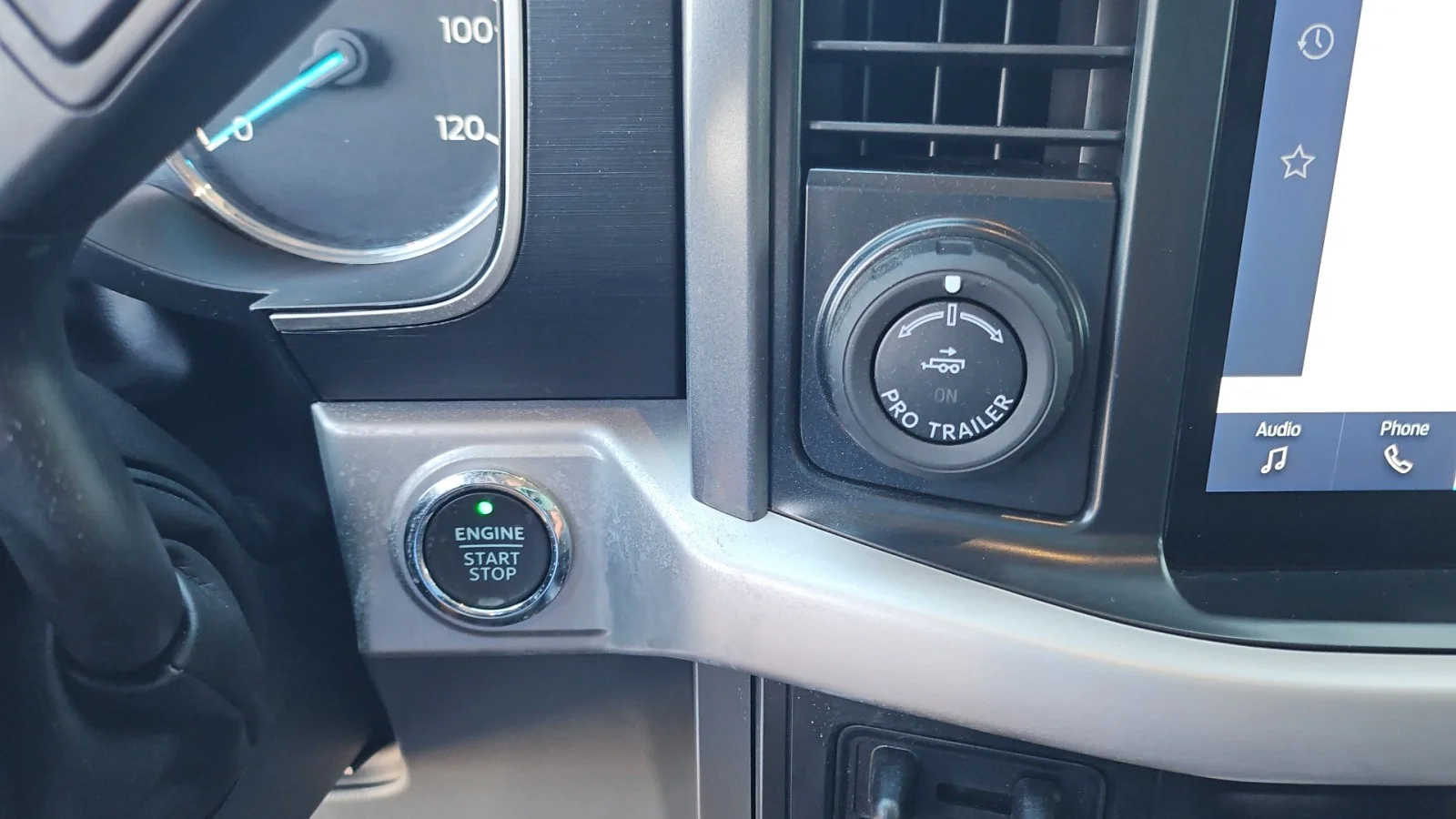 Used 2023 Silver Ford XLT image 21