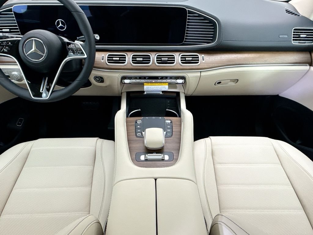 New 2026 MANUFAKTUR Ireland Mid Green Metallic Mercedes-Benz GLE 580 image 13