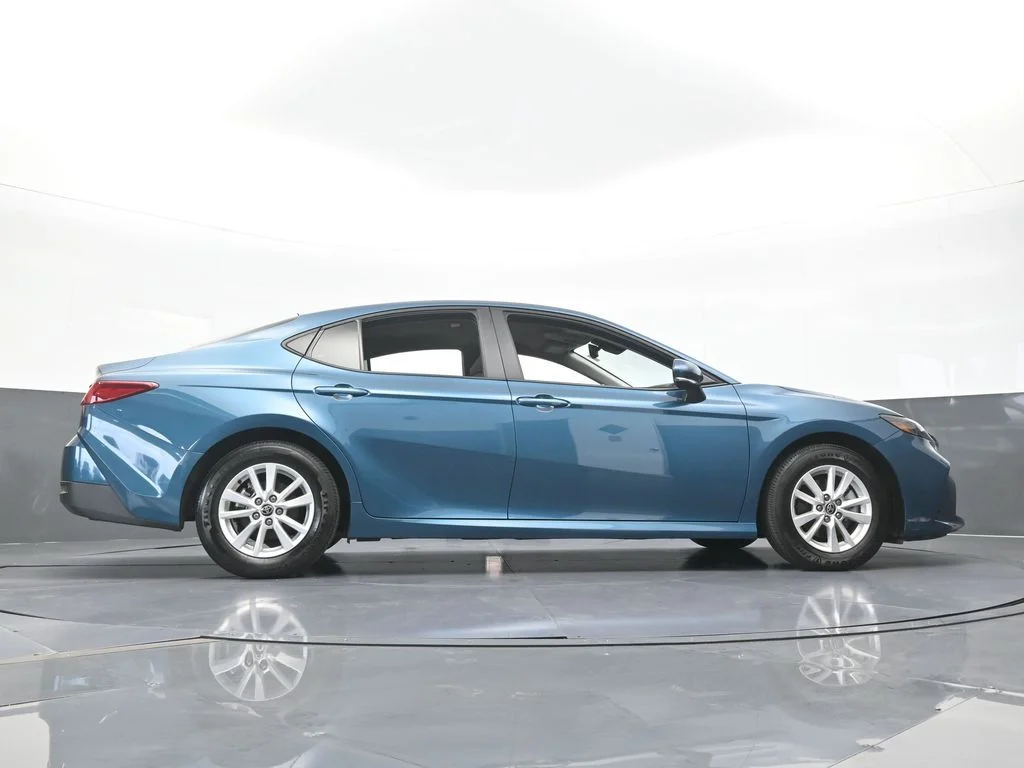 Used 2025 Ocean Toyota LE image 58