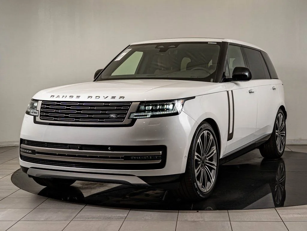 2026 Land Rover Range Rover 4.4 SE LWB 7's photo