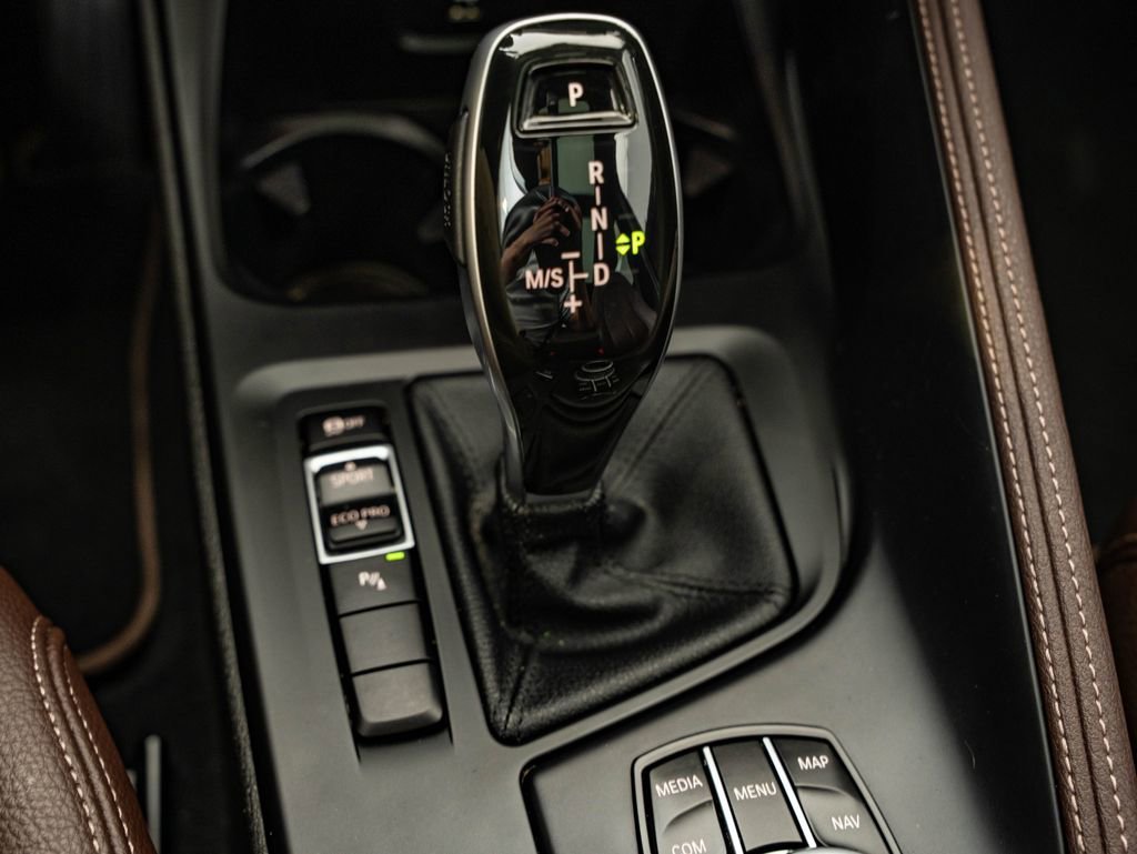 Used 2021 Black Sapphire Metallic BMW sDrive28i image 38