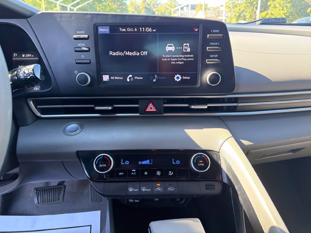 Used 2023 Phantom Black Hyundai SEL image 19