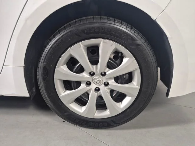 2021 Toyota Corolla LE - Photo 11