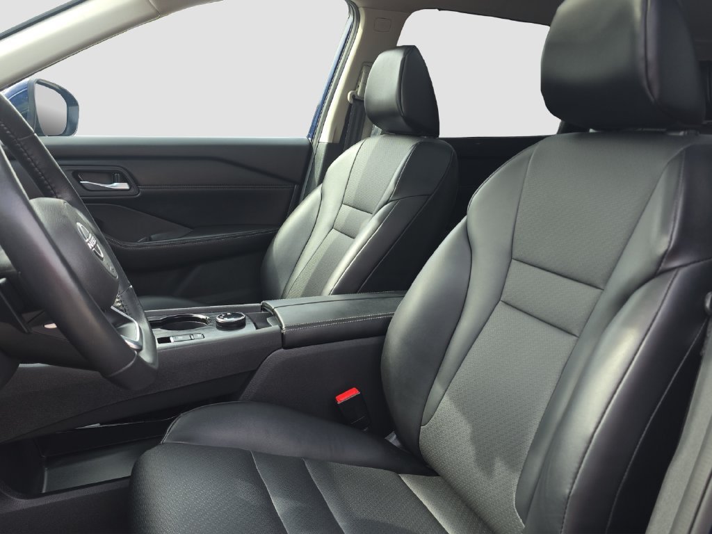 2024 Nissan Rogue SV - Photo 7