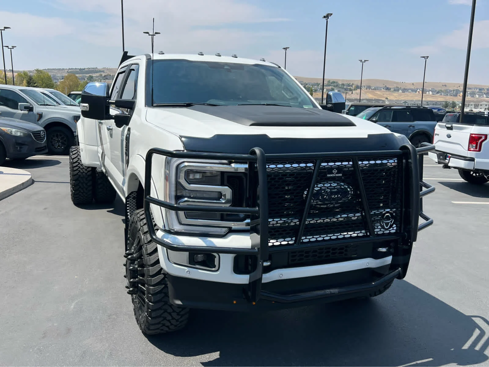 Used 2024 Star White Ford Platinum image 4