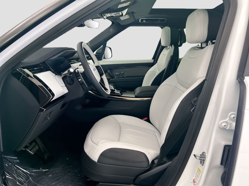 New 2026 Fuji White Land Rover Dynamic SE image 18