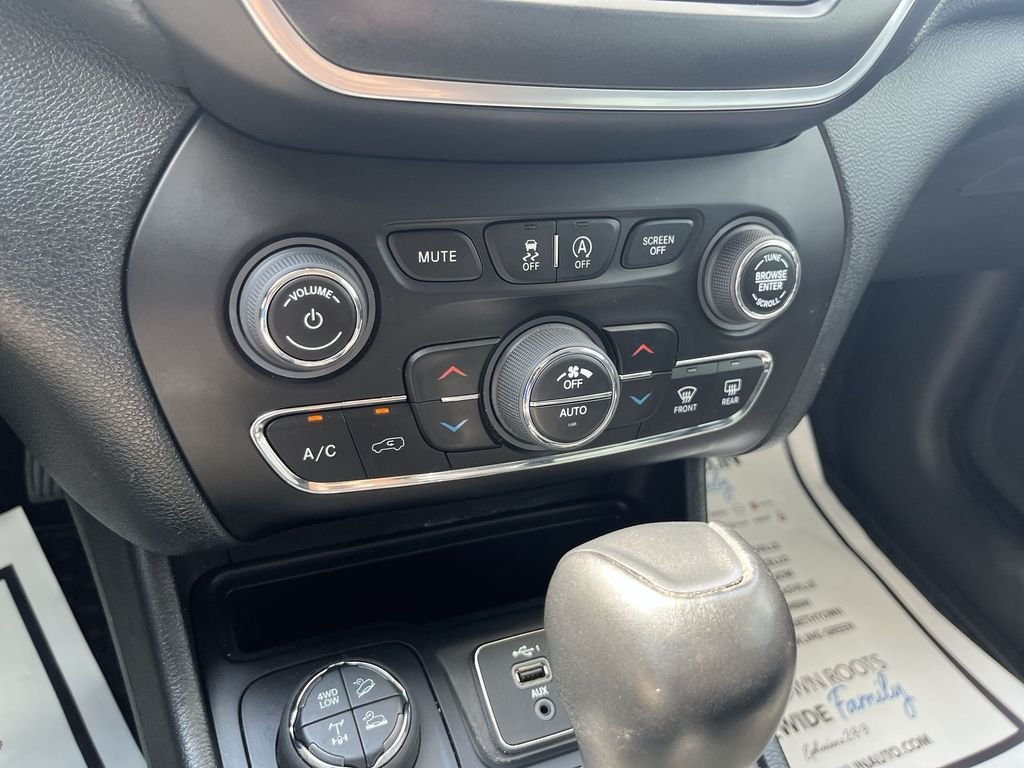 Used 2023 Gray Jeep Trailhawk image 19
