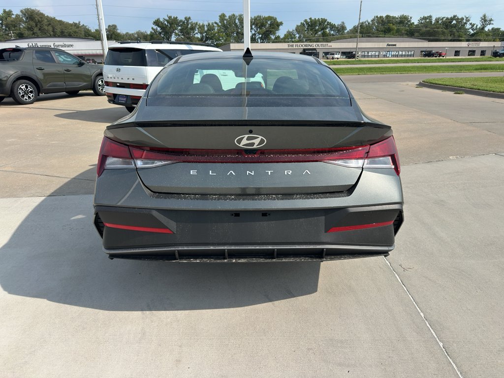 New 2026 Amazon Gray Hyundai SEL Sport Plus image 13