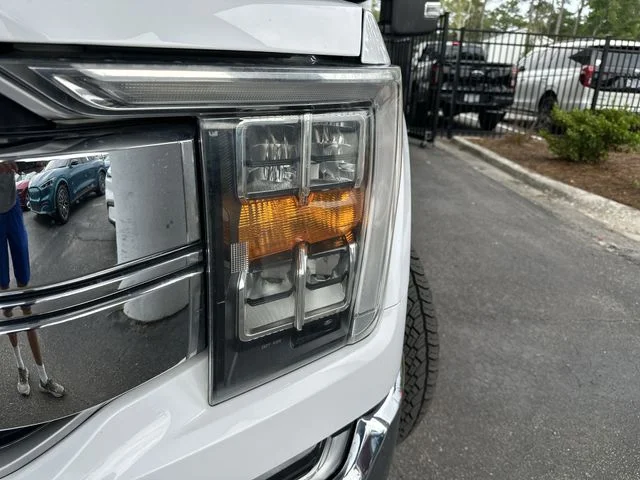 Used 2022 White Ford Lariat image 9