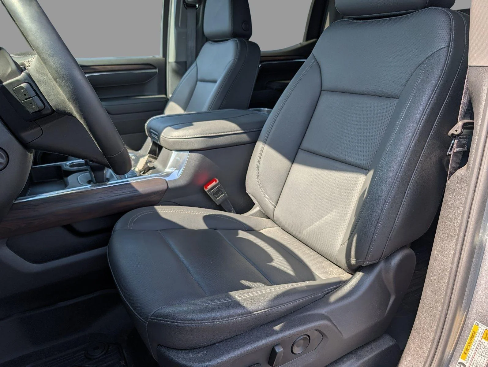 Used 2025 Sterling Metallic GMC SLT image 11