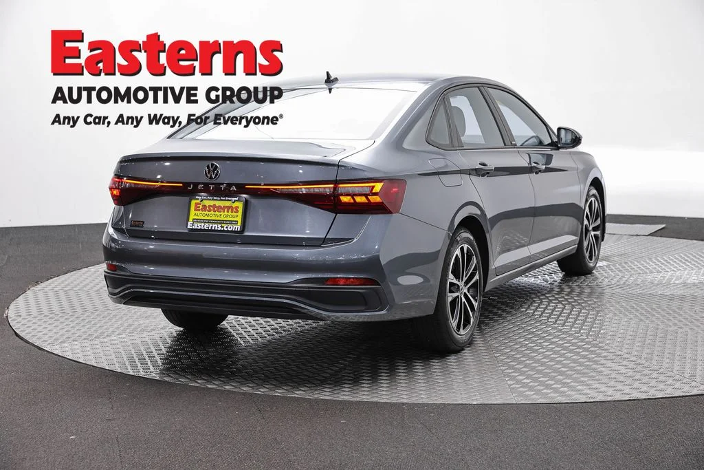 Used 2025 Gray Volkswagen 1.5T Sport image 5