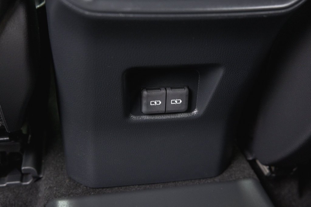 Certified Used 2025 Magnetic Gray Metallic Toyota SE image 30
