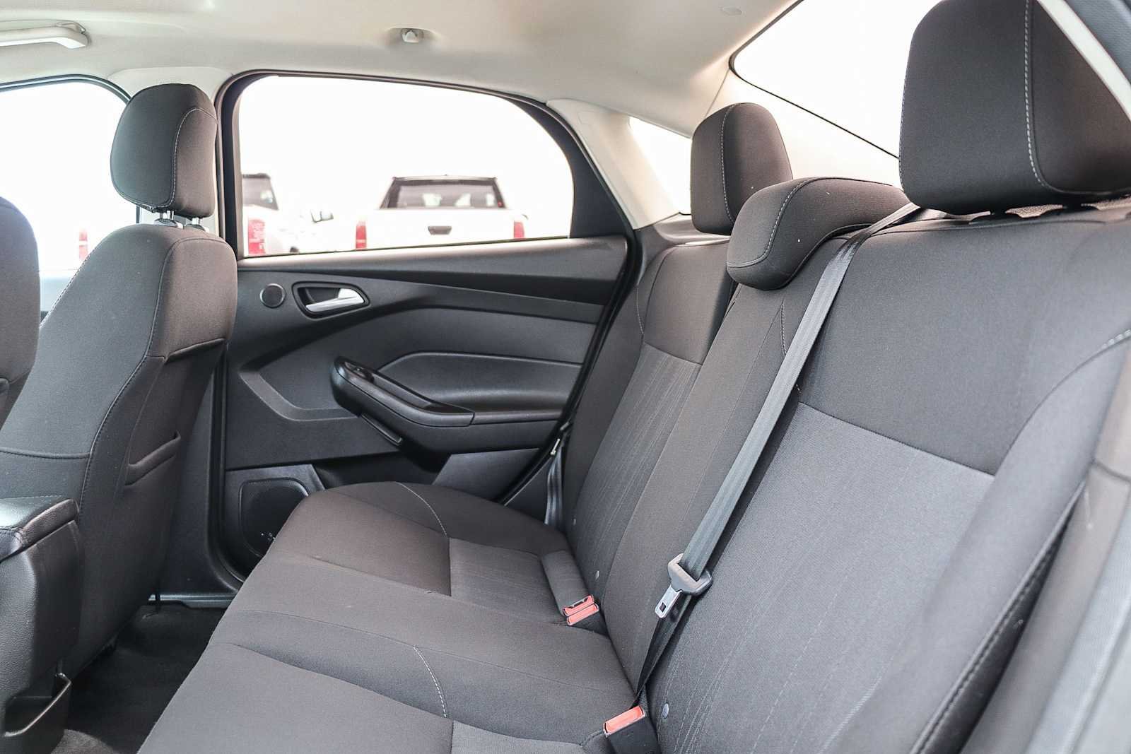 Used 2018 Magnetic Metallic Ford SEL image 15
