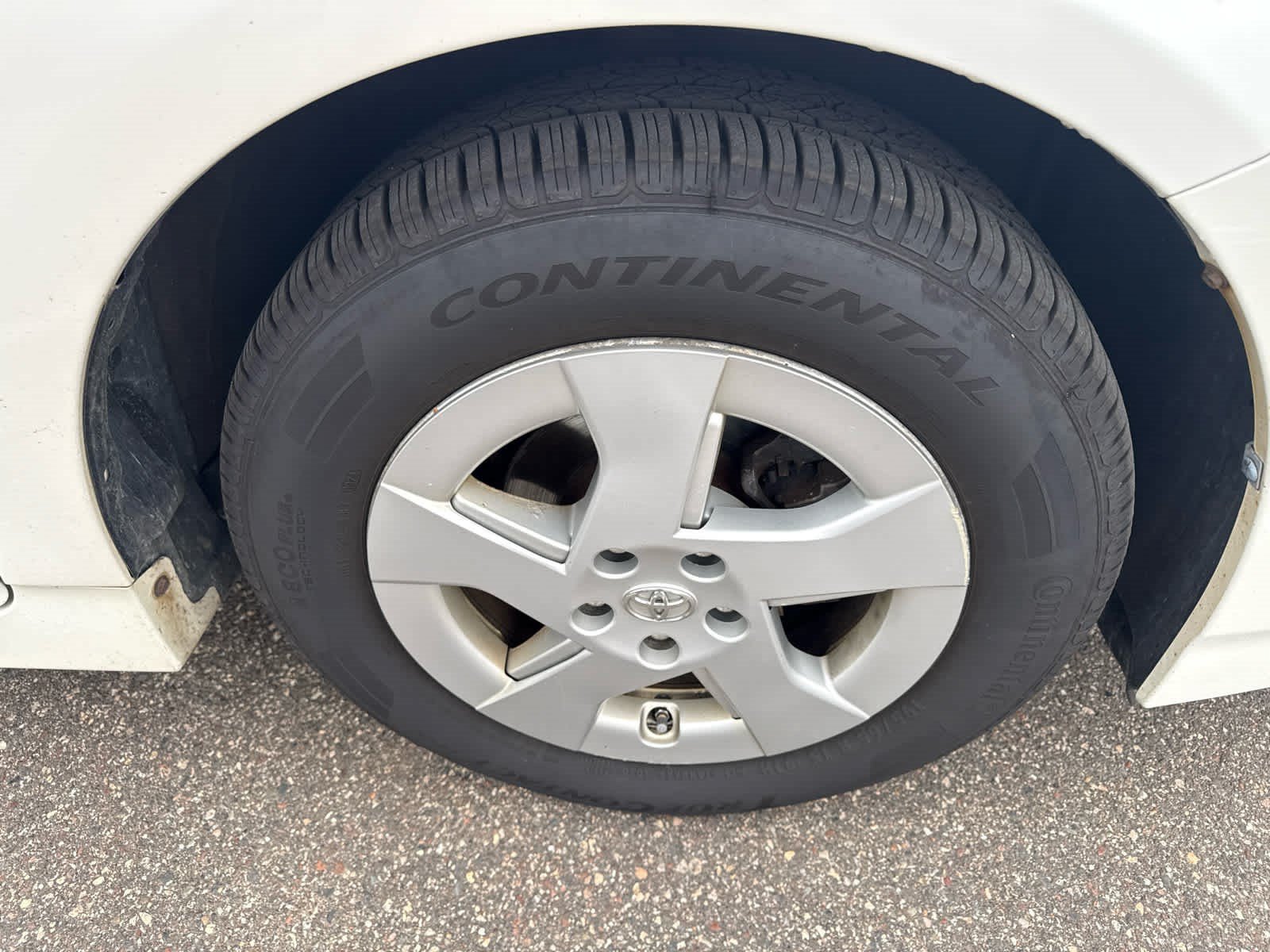 Used 2010 Blizzard Pearl Toyota III image 16
