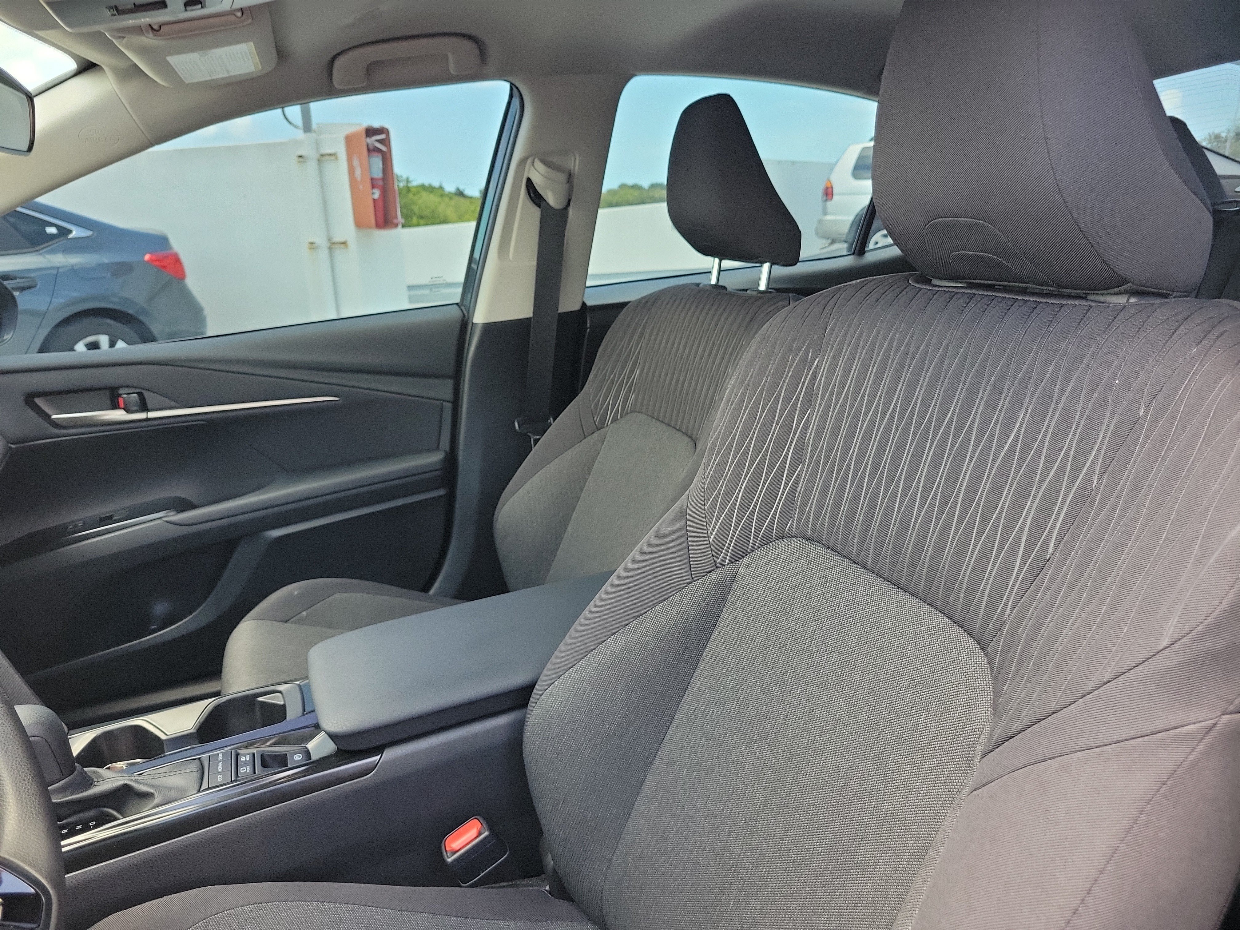 Used 2025 Underground Toyota LE image 21