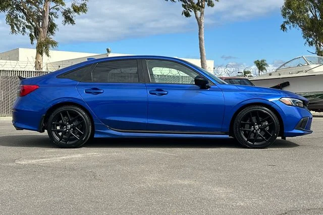 Used 2023 Boost Blue Pearl Honda Si image 3