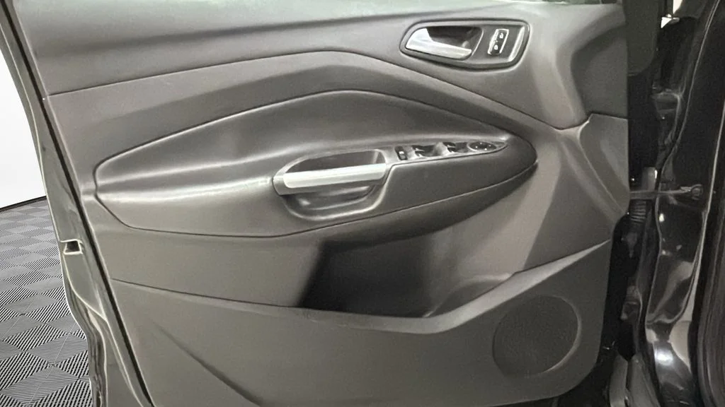 Used 2014 Tuxedo Black Ford SE image 16