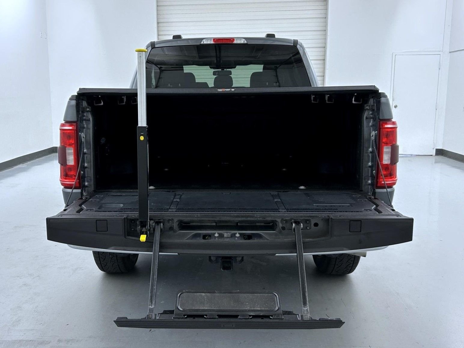 Used 2023 Gray Ford XLT image 22