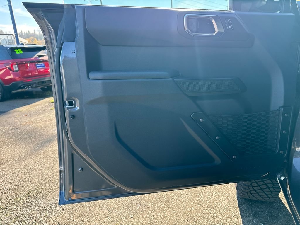 2025 Ford Bronco 4-Door Base - Photo 13