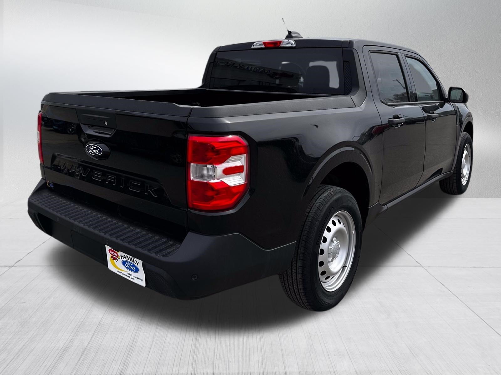 New 2025 Shadow Black Ford XL image 4