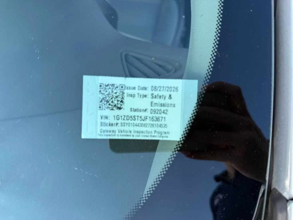 Used 2018 Silver Ice Metallic Chevrolet LT image 26