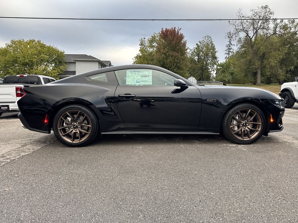 2025 Ford Mustang GT Premium photo 4
