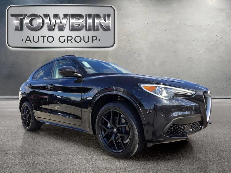 Used 2021 Black Metallic Alfa Romeo RWD image 2