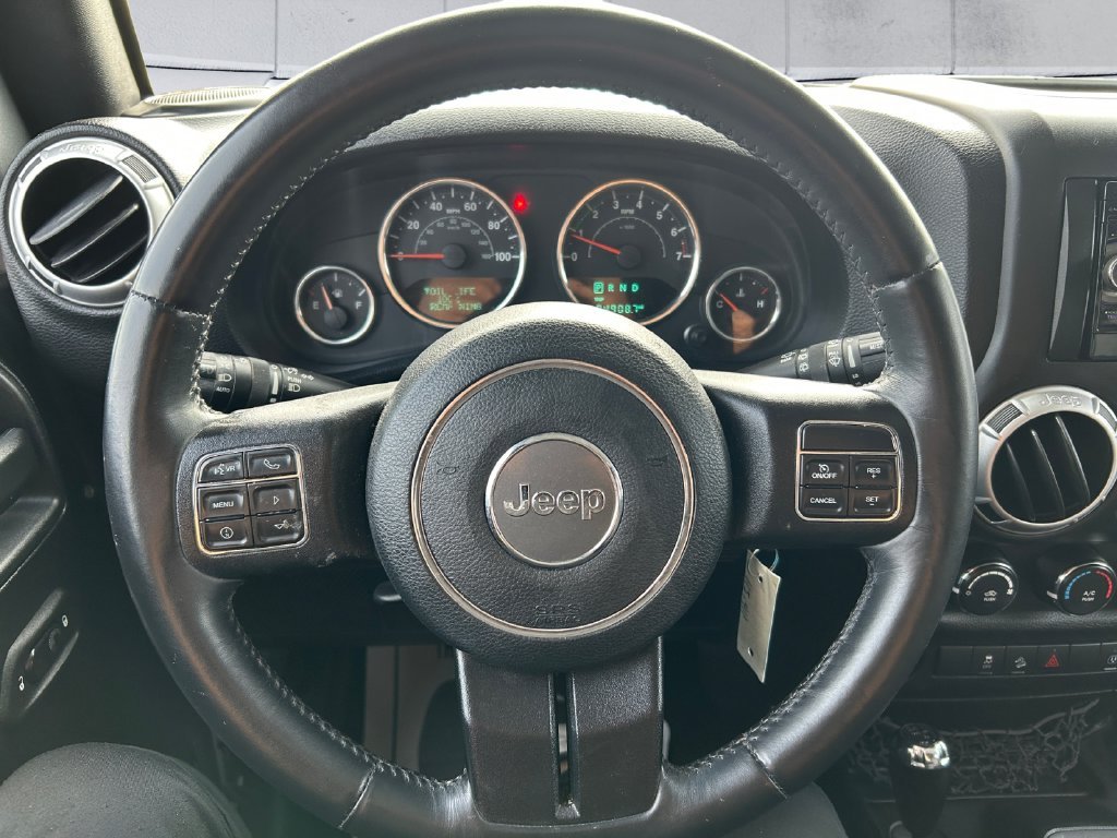 Used 2016 Silver Jeep Unlimited Sahara image 9
