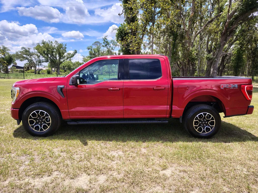 Used 2021 Red Ford XLT 4X4 CREW 5.0 image 2