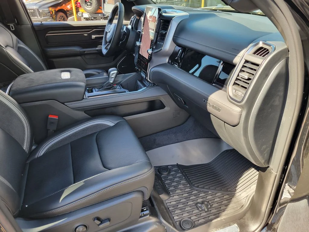 New 2026 Diamond Black Crystal Pearl-Coat Exterior Paint RAM RHO image 16