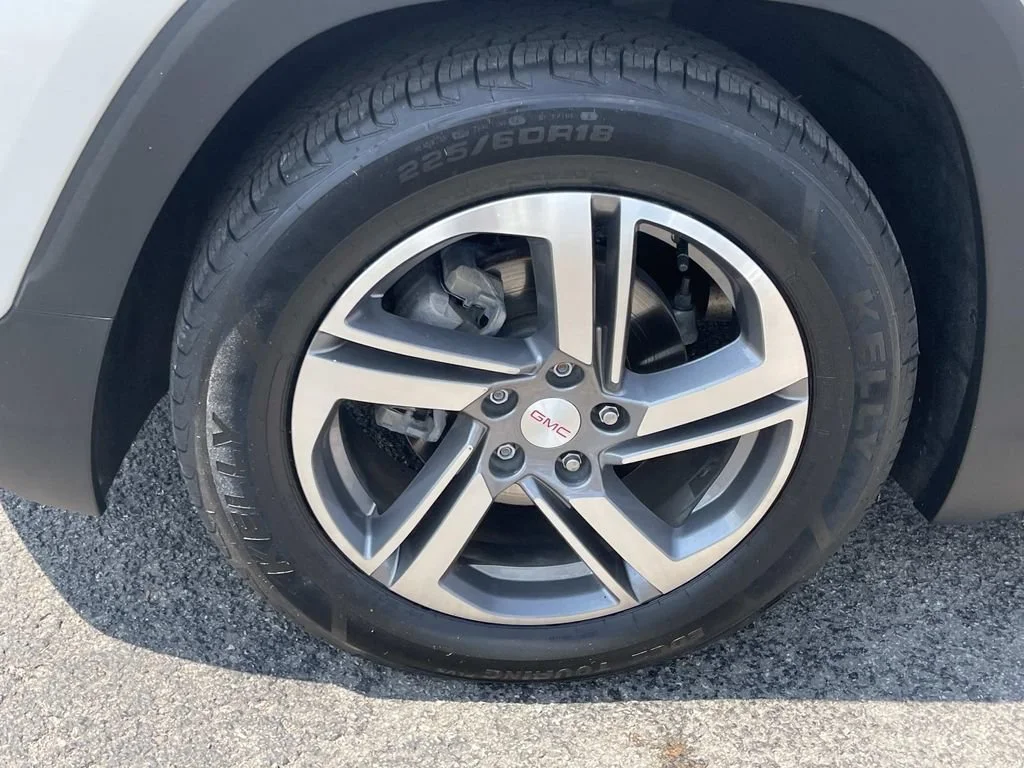 Used 2019 QUICKSILVER METALLIC GMC SLT image 11