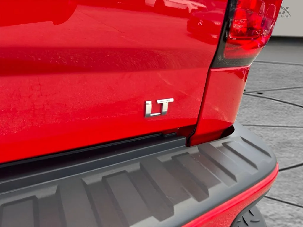 Used 2017  Chevrolet LT image 20