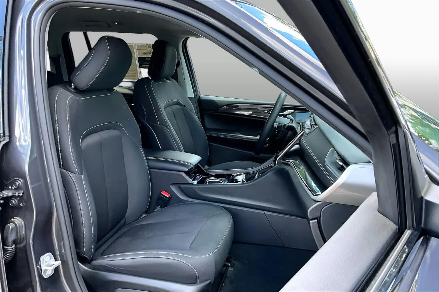 Used 2023 Baltic Gray Metallic Clearcoat Jeep Laredo image 16