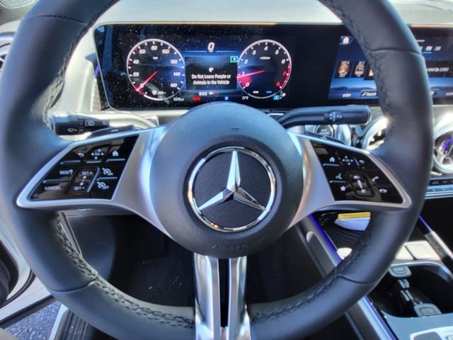 New 2026 Polar White Mercedes-Benz GLB 250 image 17