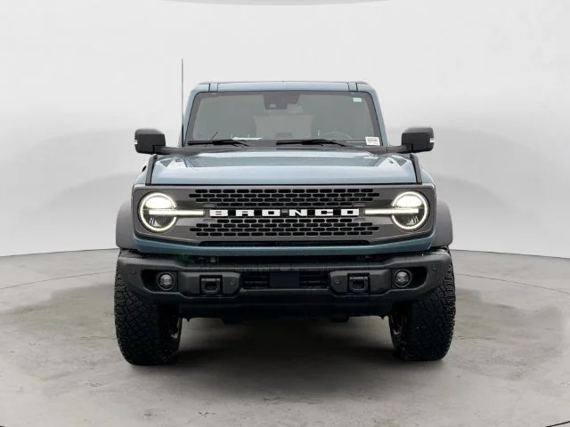 Used 2023 Green Ford  image 2