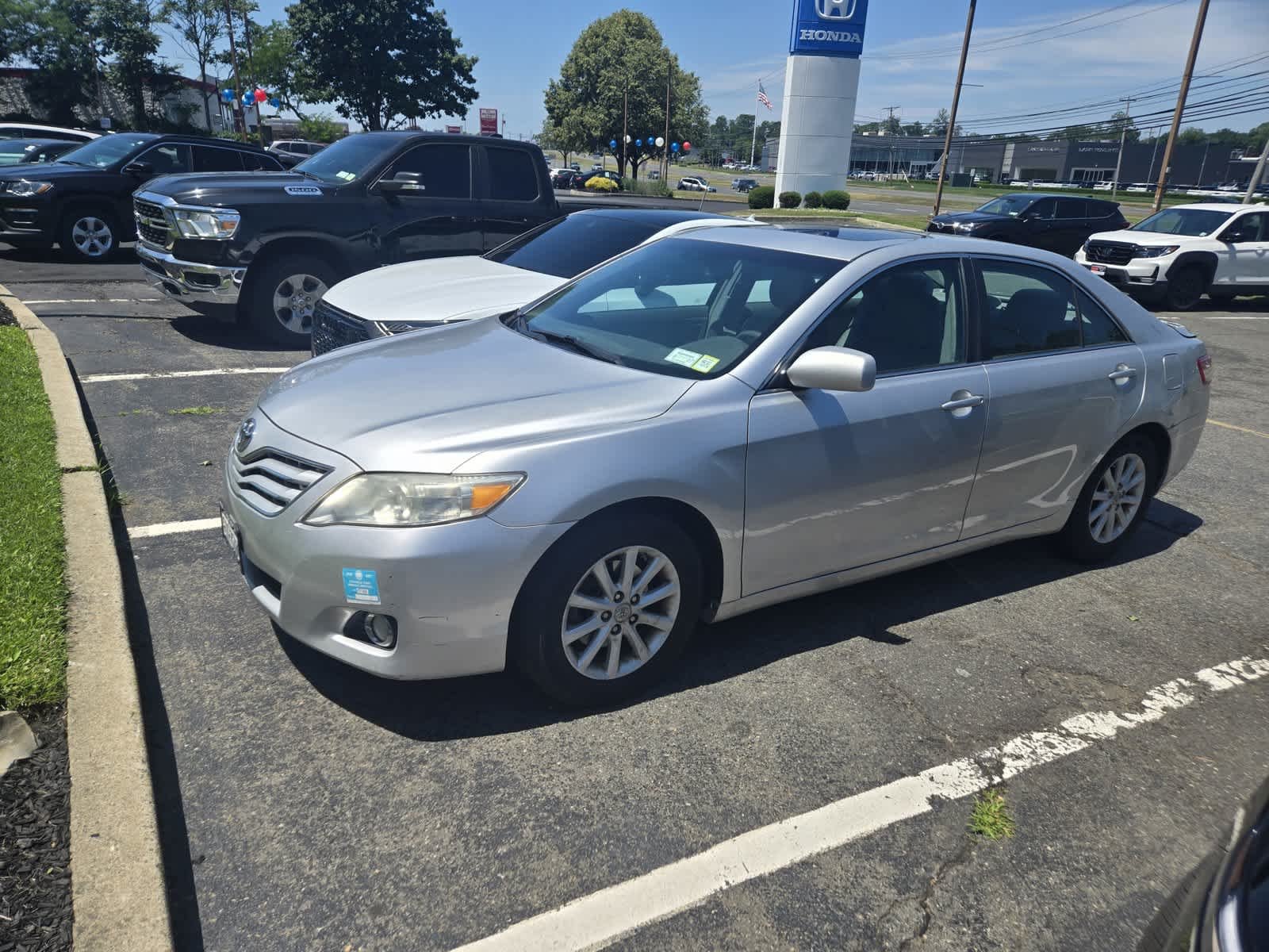 Used 2010 Classic Silver Metallic Toyota XLE image 20