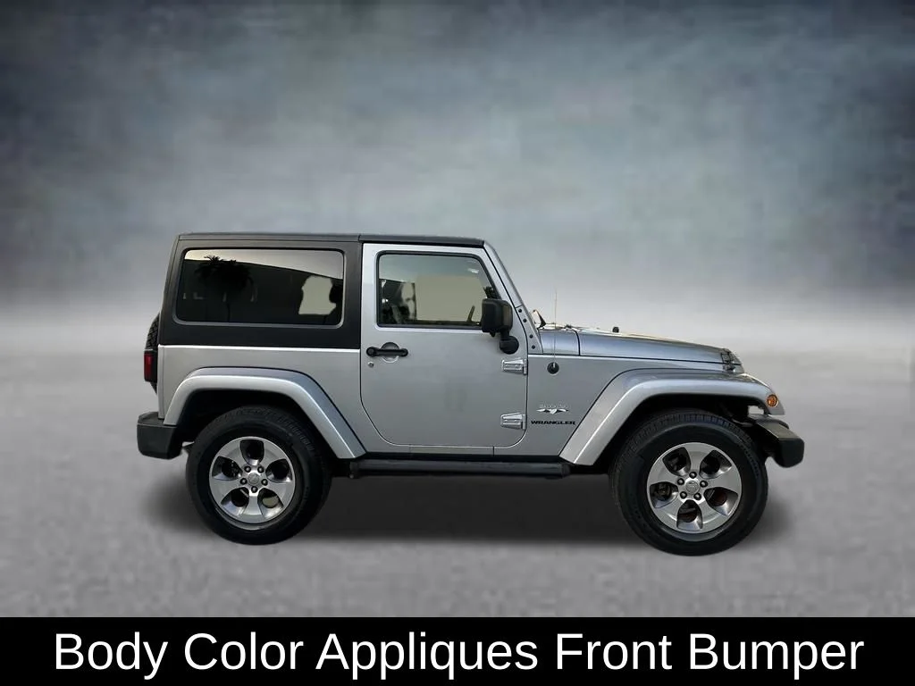 Used 2016 Silver Jeep Sahara image 8