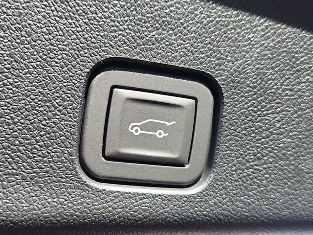 2026 GMC Acadia AT4 - Photo 13