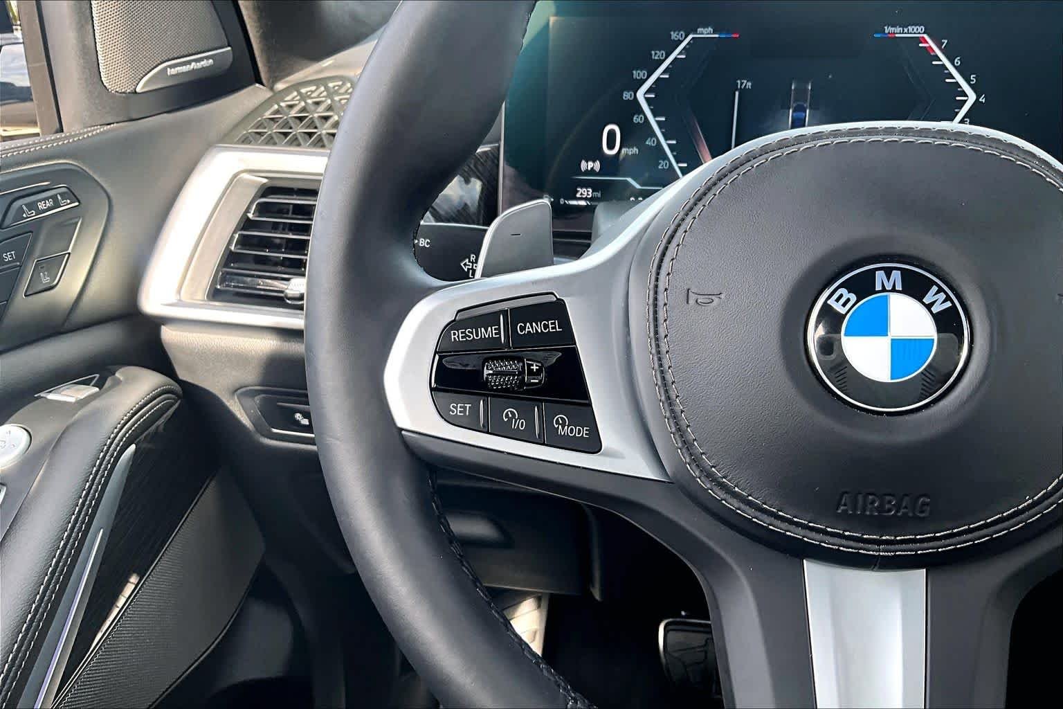 Used 2025 Black Sapphire Metallic BMW xDrive40i image 24