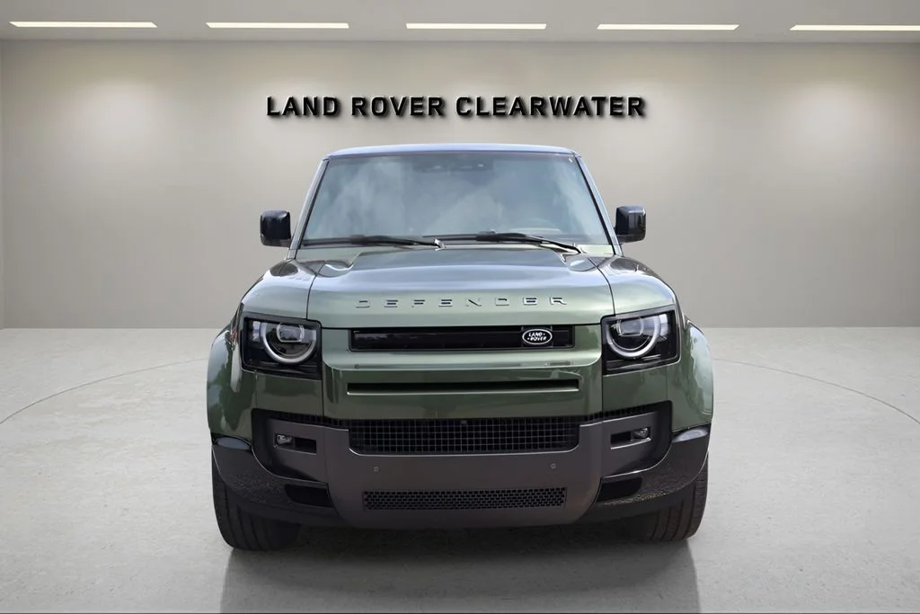 New 2026 Woolstone Green Land Rover X-Dynamic SE image 8
