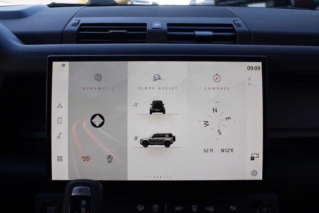 2026 Land Rover Defender OCTA - Photo 36