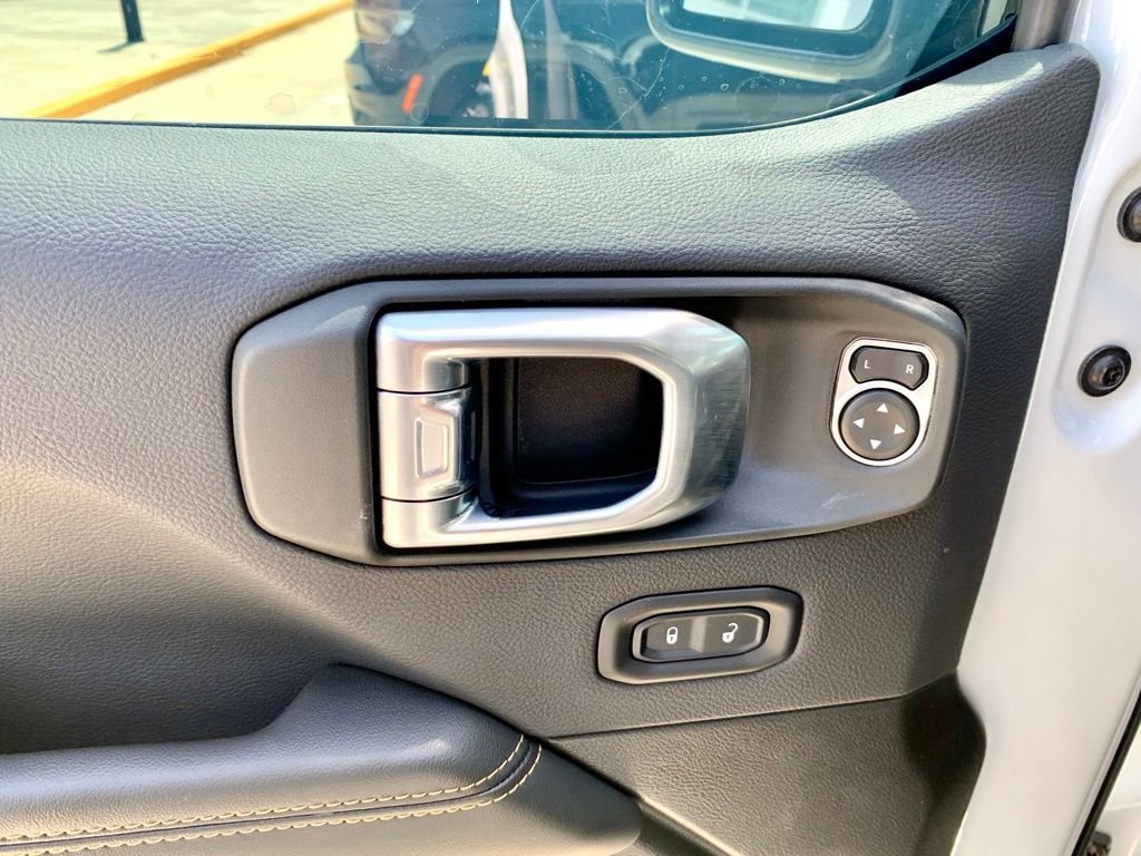 Used 2026 White Jeep Sahara image 13