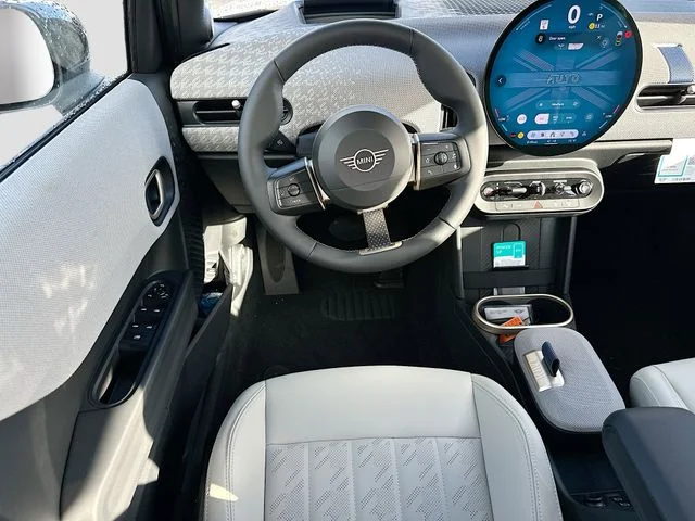New 2026 White MINI Iconic image 18
