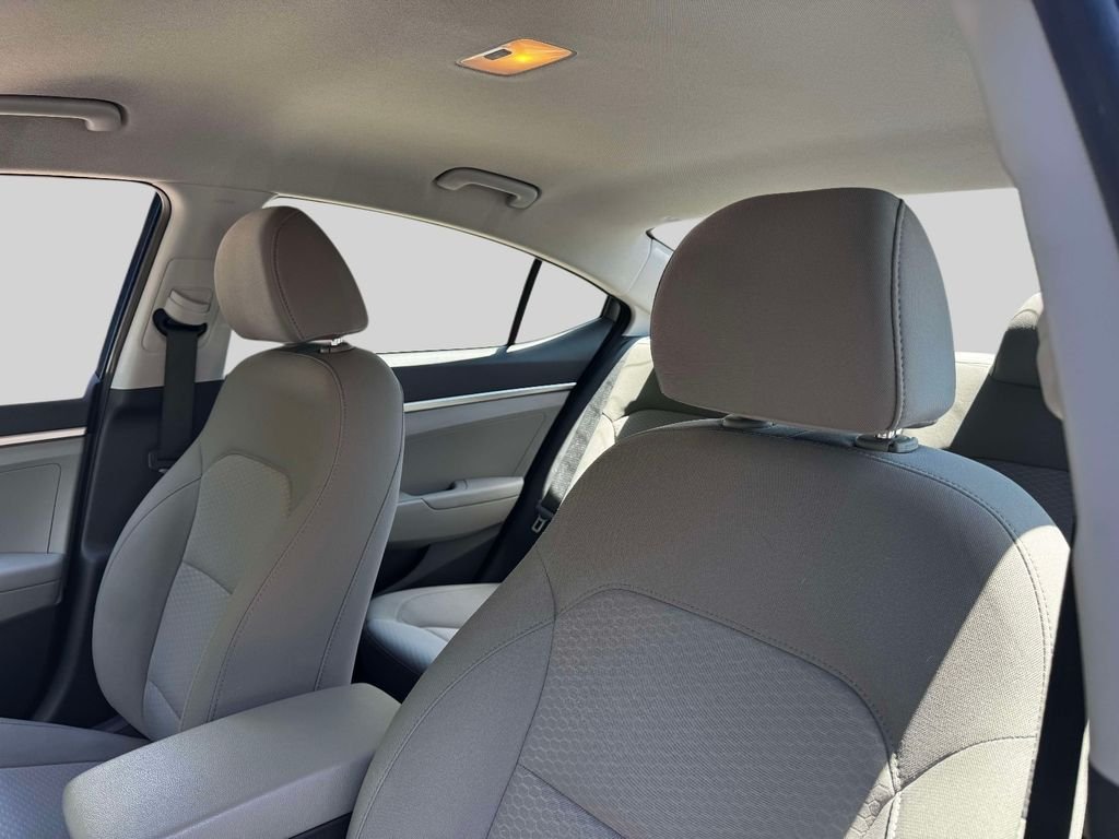 Used 2020 Blue Hyundai SE image 16