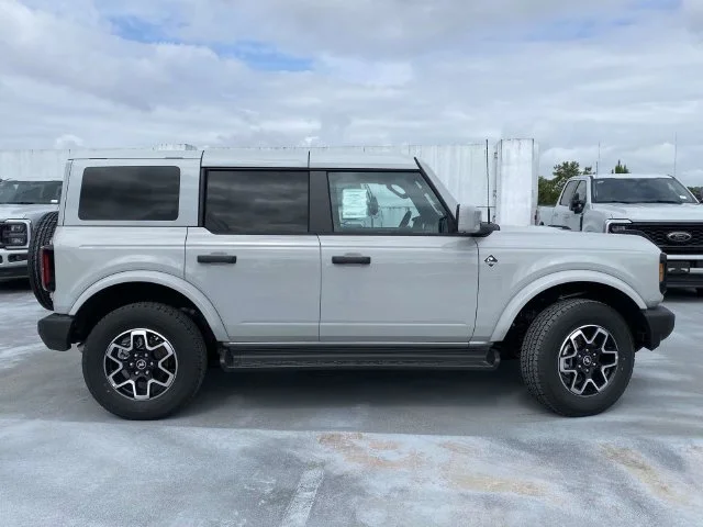 New 2026 White Ford Outer Banks image 2