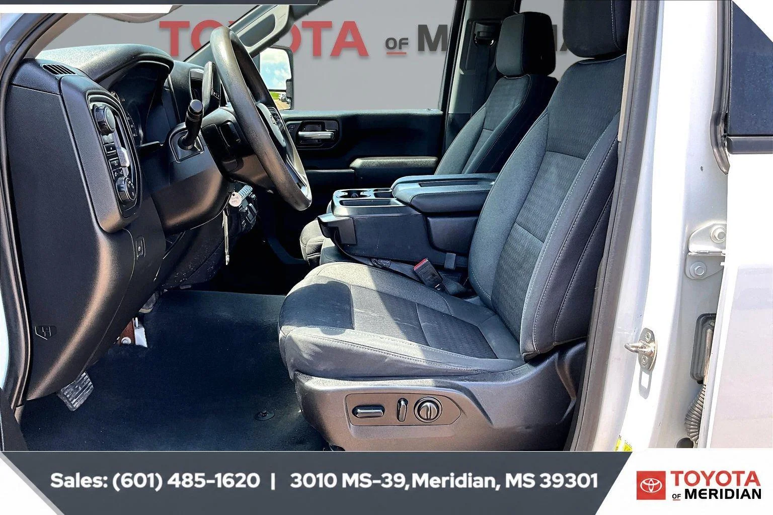 Used 2023 Summit White Chevrolet Custom image 18